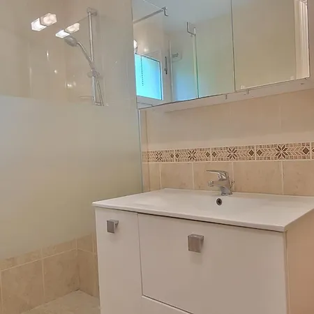 Apartment With Garden - Near Frejus