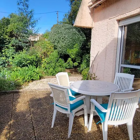 Apartment With Garden - Near *